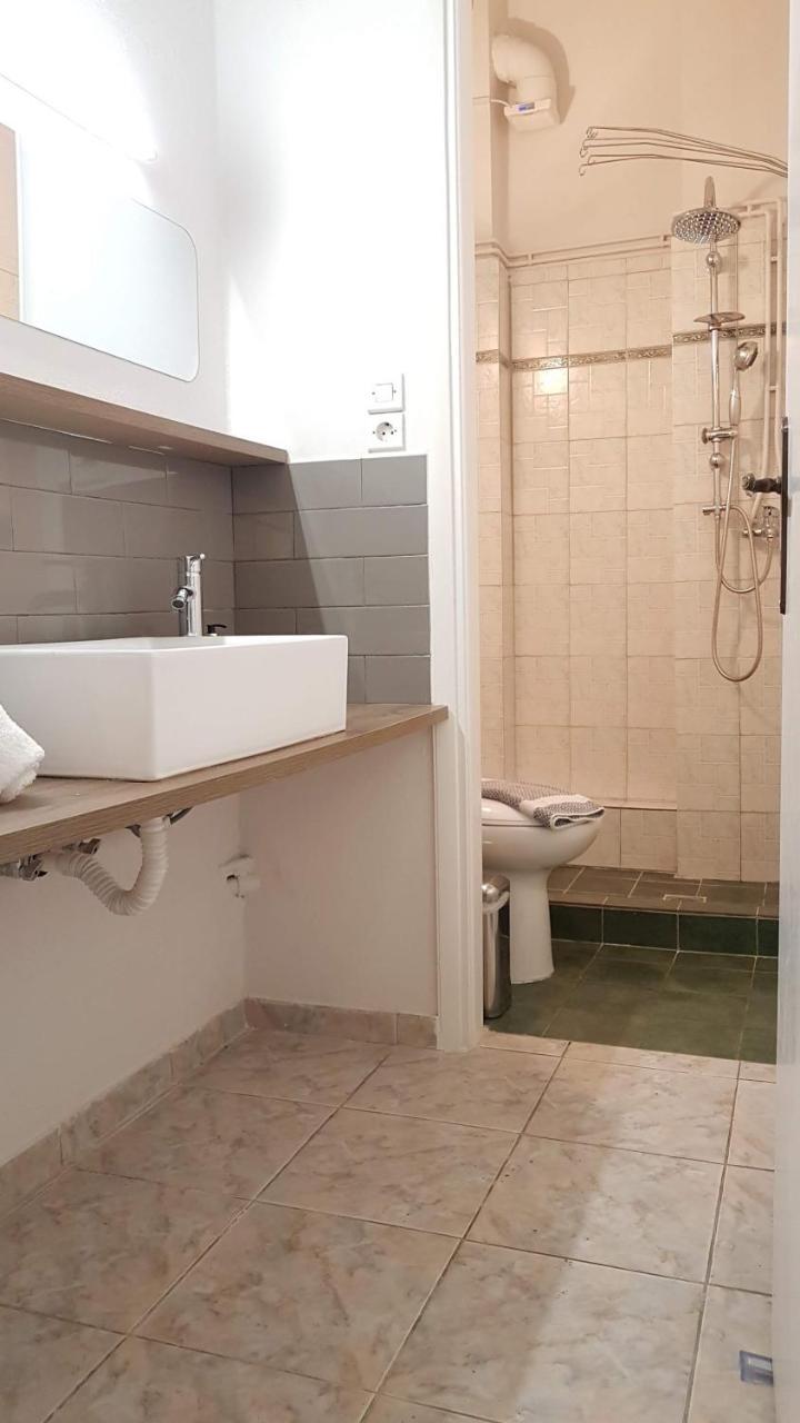 Palette Apartment Chocolate - Athens Center, 6 Bd, 3 Bath Luaran gambar